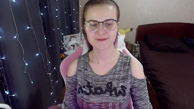 MissBrightShine online show from January 2025 01:17:01 PM