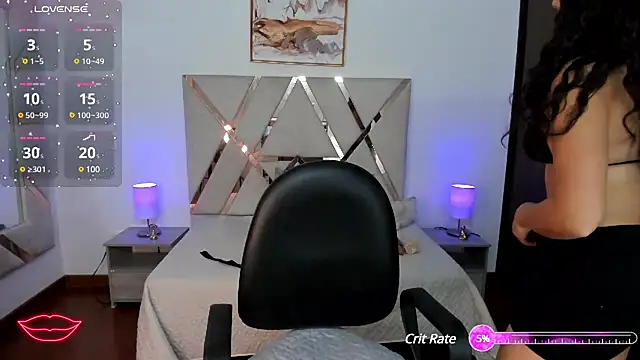 carolynne18 online show from December 2024 12:16:02 PM
