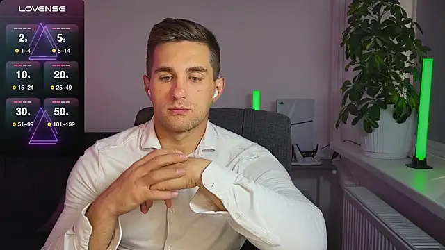 Snapshot of Sweeet__boy chatting on September 2025 12:31:02 PM Sweeet boy online show from September 2025 12:31:02 PM