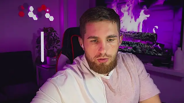 Snapshot of Sweeet__boy chatting on December 2025 02:35:02 PM Sweeet boy online show from December 2025 02:35:02 PM