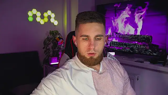 Snapshot of Sweeet__boy chatting on December 2025 06:48:02 PM Sweeet boy online show from December 2025 06:48:02 PM