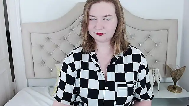 LaraDream online show from December 2024 05:43:02 PM