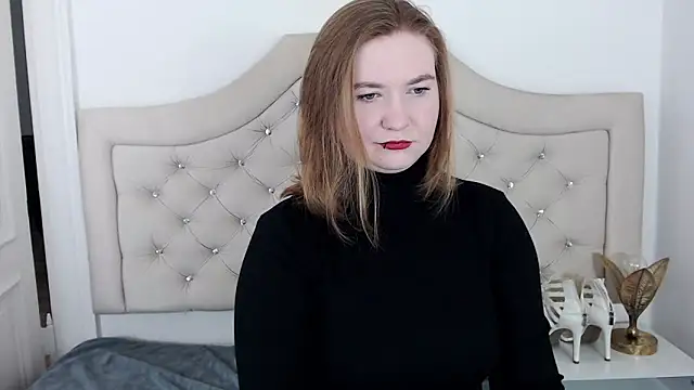 LaraDream online show from December 2024 09:06:01 PM
